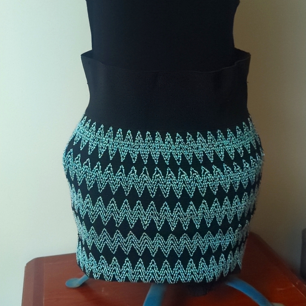 Stretchy mini skirt